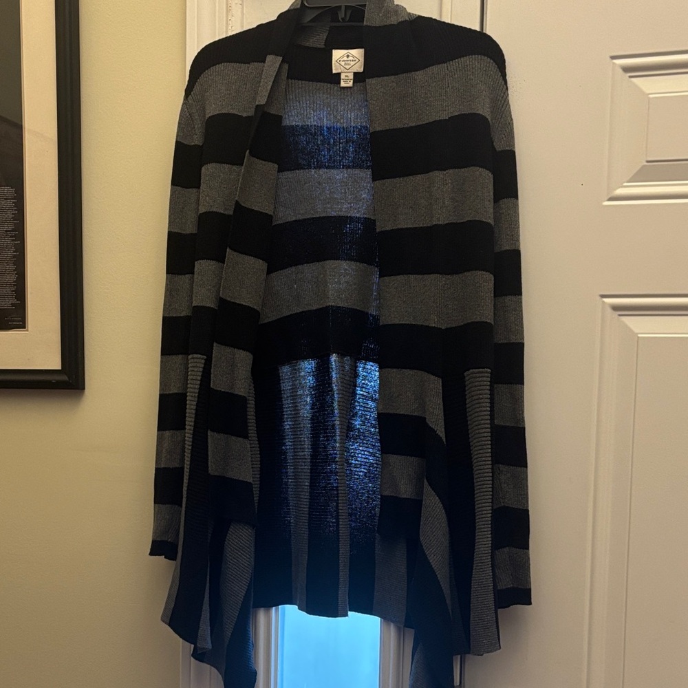 St John’s bay Striped Black and Gray Women's open front Sweater size xl